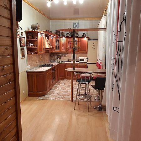 Куренiвський Двiр Kiev Eksteriør billede