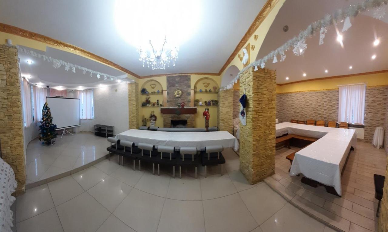 Куренiвський Двiр Kiev Eksteriør billede